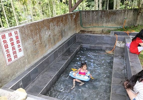 山中城宝民宿｜日月潭包棟 夏天小朋友的最愛-戲水池